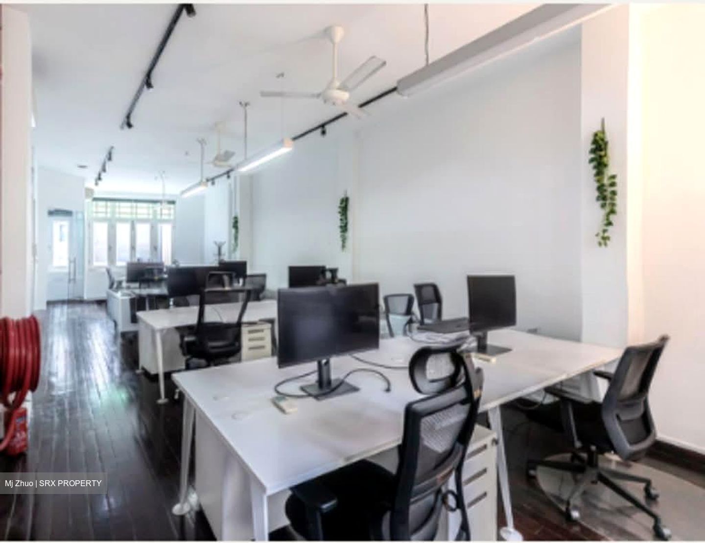 Gemmill Lane (D1), Office #604210381